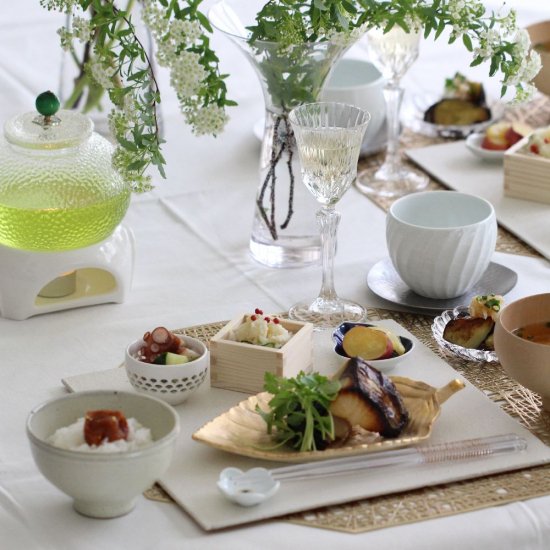 美濃焼 ゴールド葉型焼き物皿 21.6cm｜大人おしゃれな食器やお皿の通販