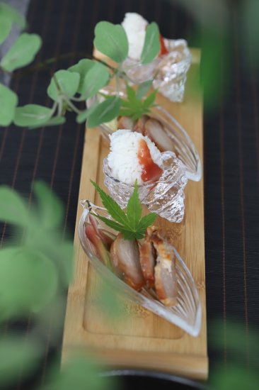 ガラス製 さざえ型小鉢6.7cm｜おしゃれな食器の通販サイト M苦楽園