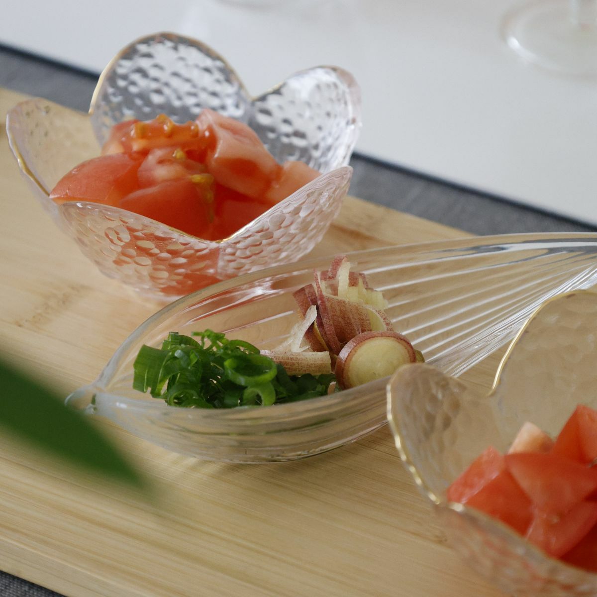 ガラス製　笹の葉型アミューズ小鉢　15.5cm