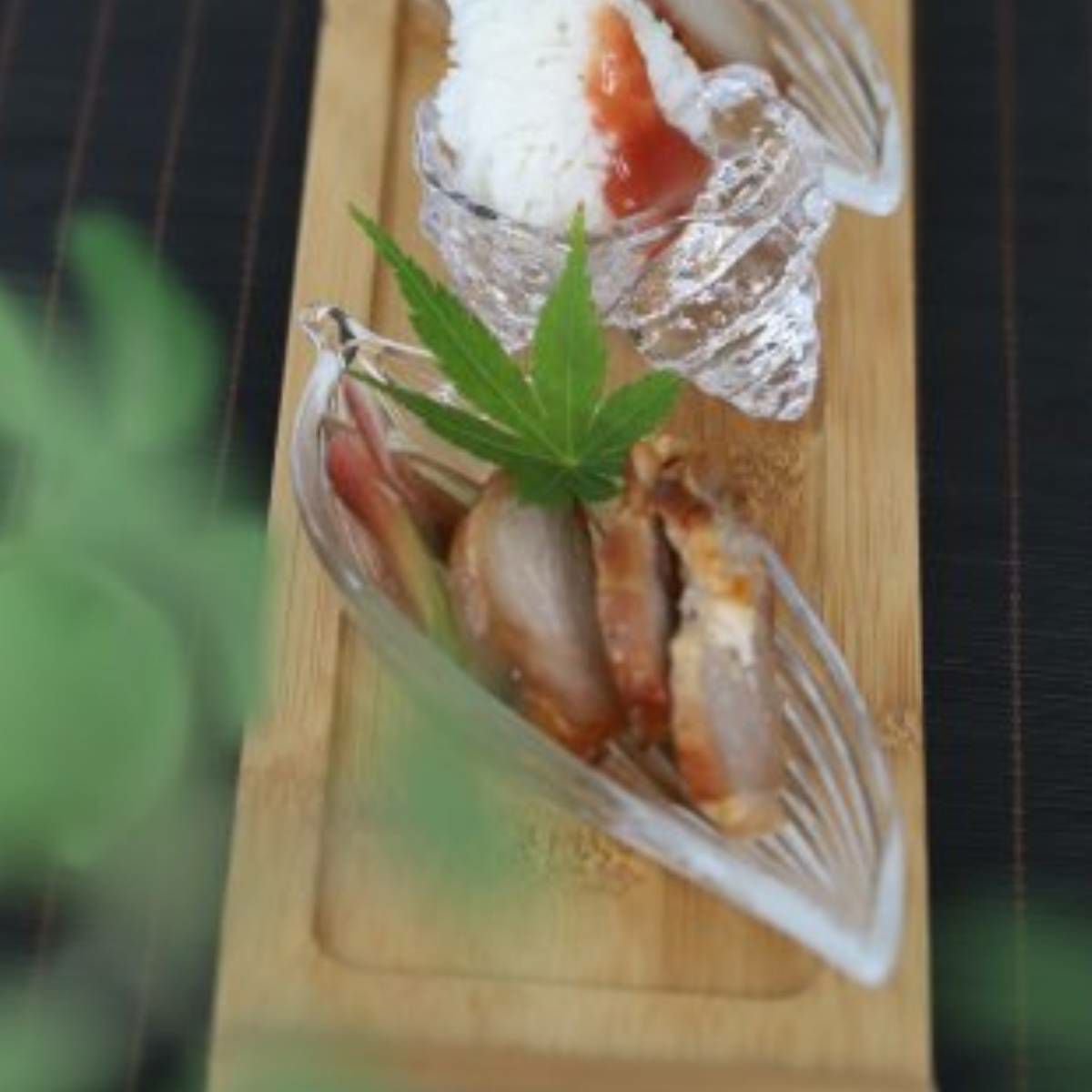 ガラス製　笹の葉型アミューズ小鉢　15.5cm