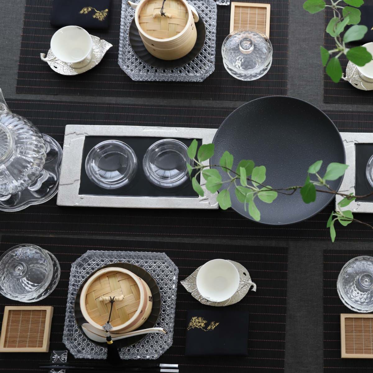 葉っぱ型　シルバー茶たくトレー　13.3cm