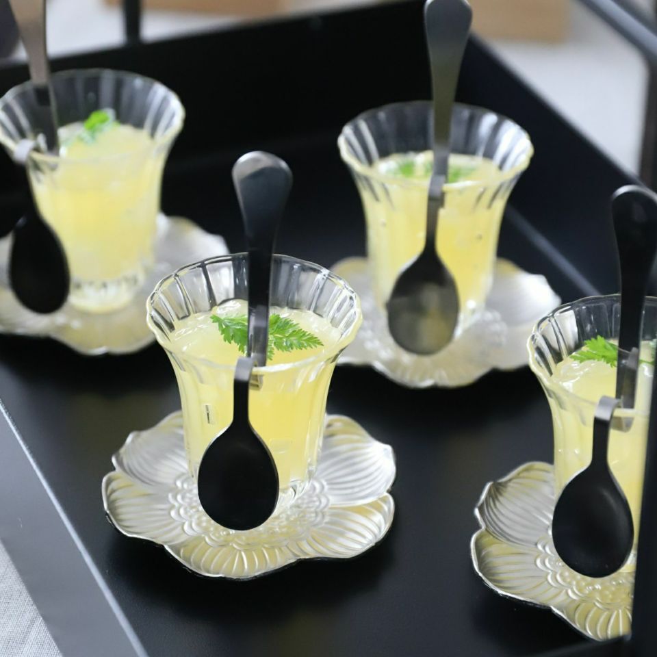 ガラス製　細身菊型グラス　茶器　小鉢