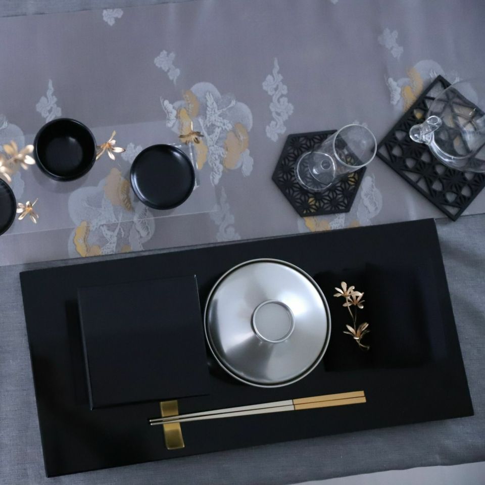 越前塗　細身四角箸　金銀コンビ　使用例