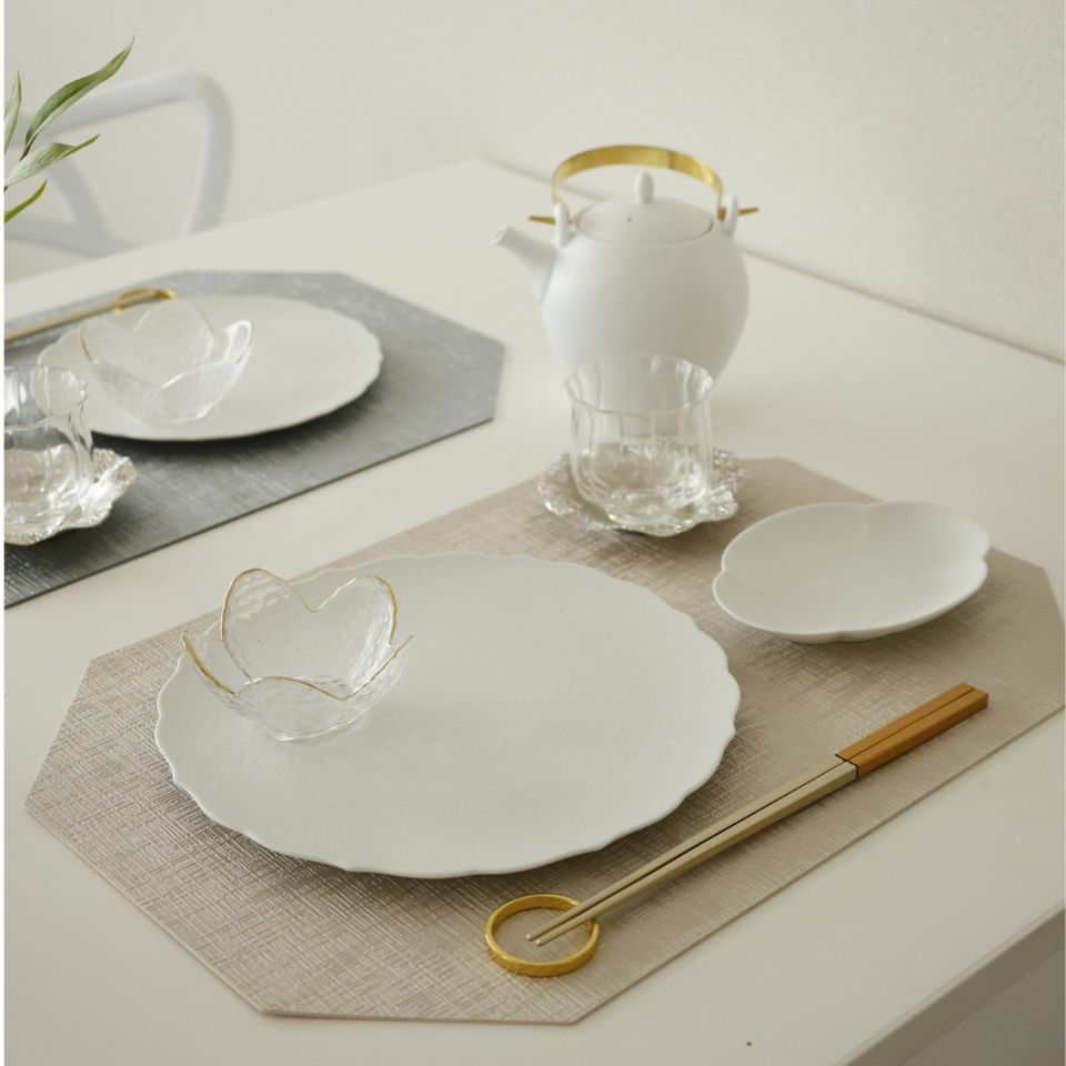 越前塗　細身四角箸　金銀コンビ　使用例