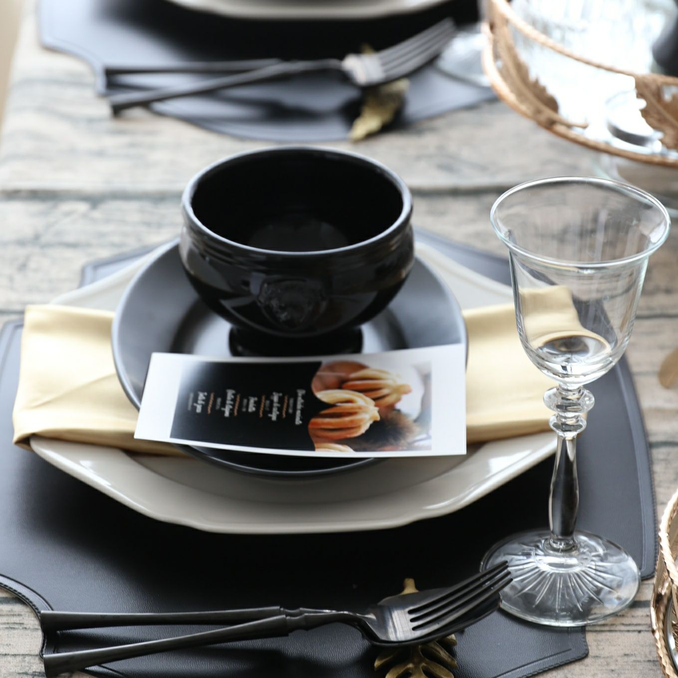 ガラス製　リビークラシカルワイングラス　18.3cm