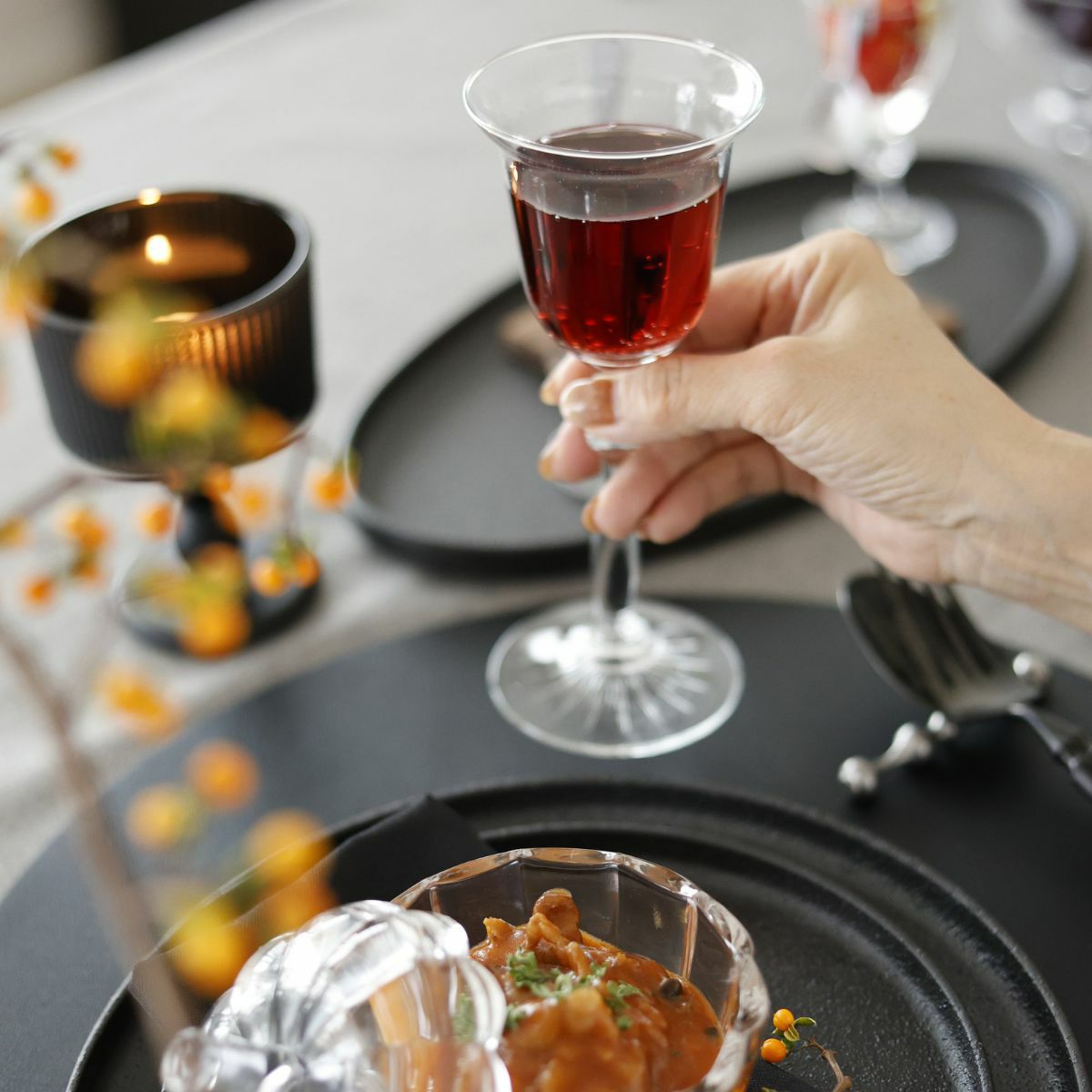 ガラス製　リビークラシカルワイングラス　18.3cm