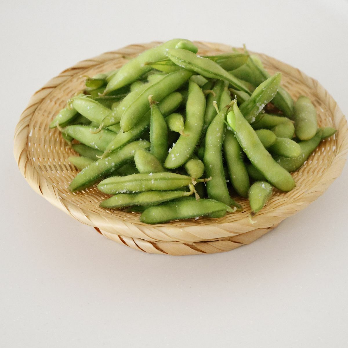  竹製　細編み　足つき高台　蕎麦ざる