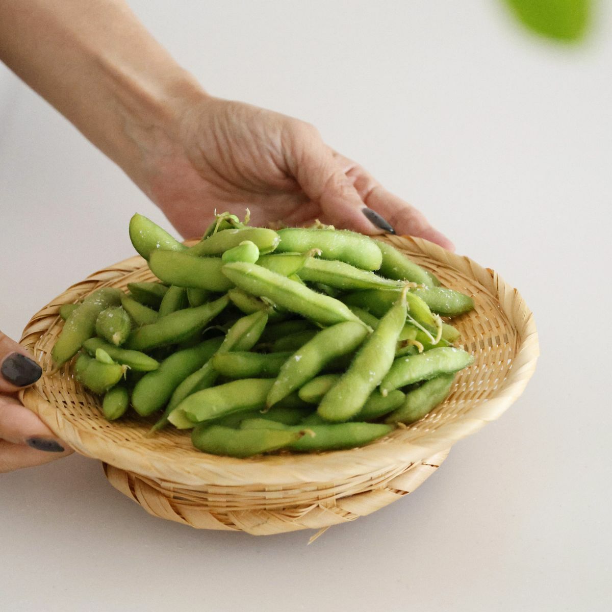  竹製　細編み　足つき高台　蕎麦ざる