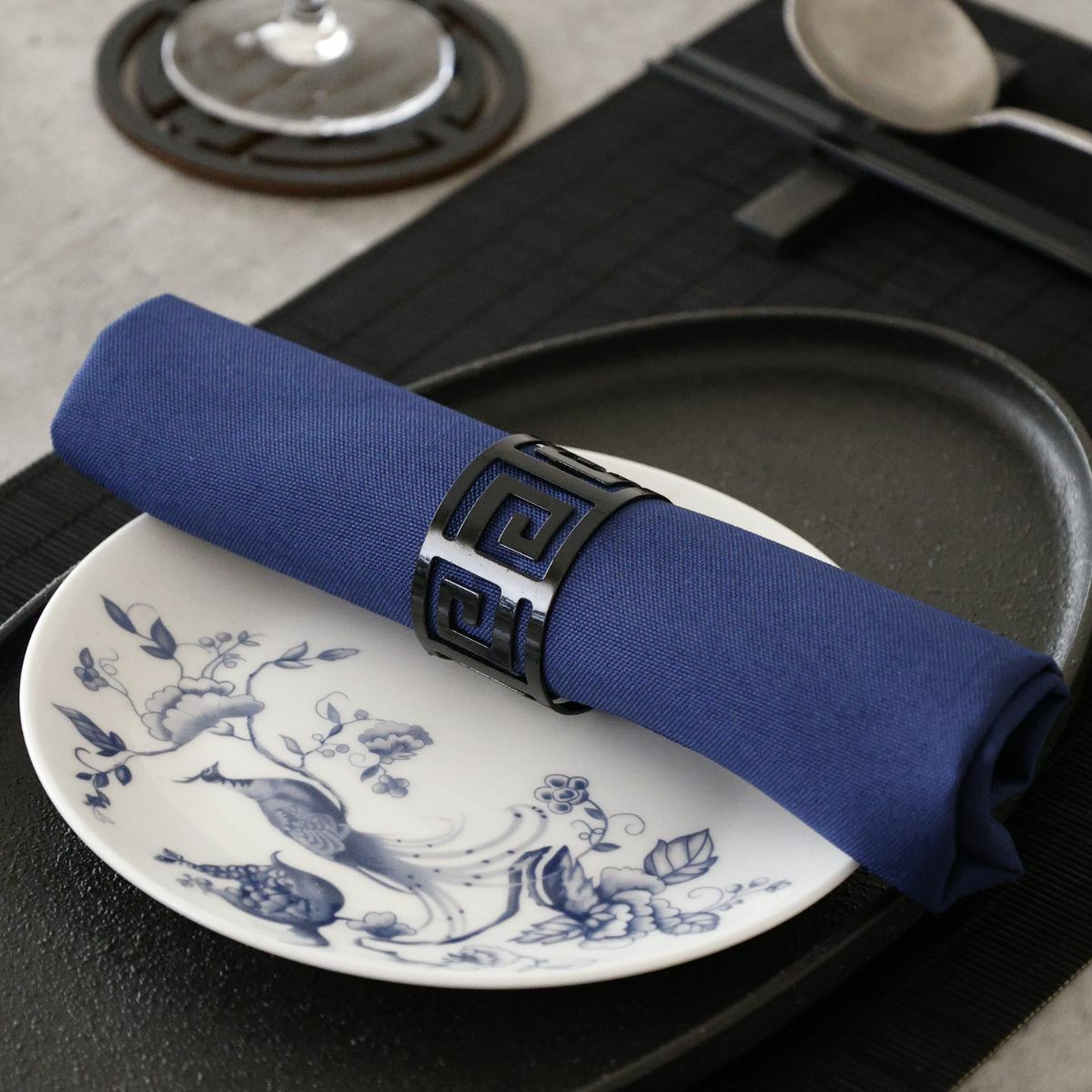 ボーンチャイナ　花鳥柄シノワズリブループレート皿　磁器　16.5cm