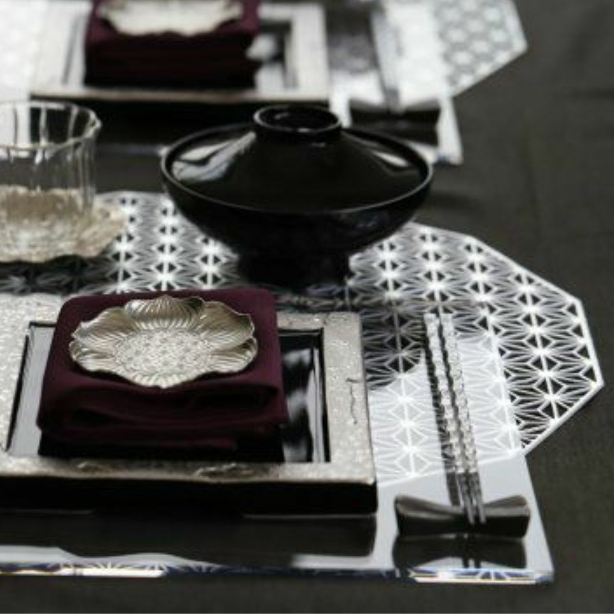 アクリル製　スクエア正角プレート　28cm×28cm