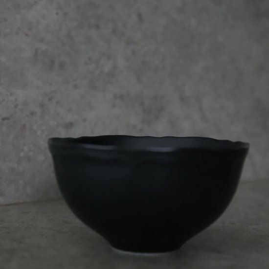 美濃焼　黒いボウル碗　磁器　RINKA　12.7cm