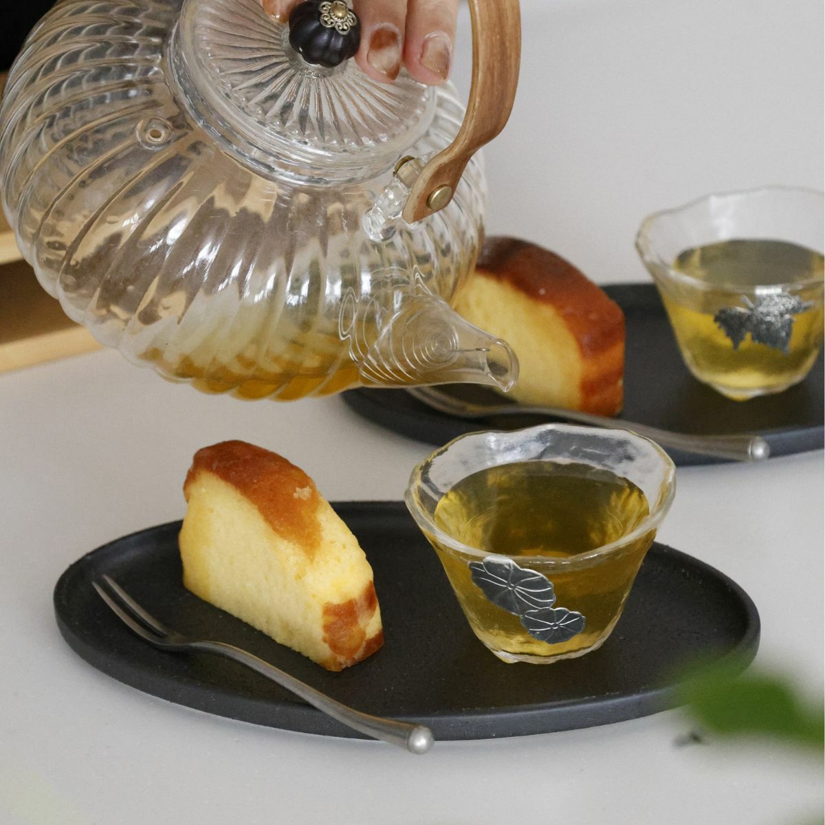 ガラス製　木製ハンドルマムティーポット