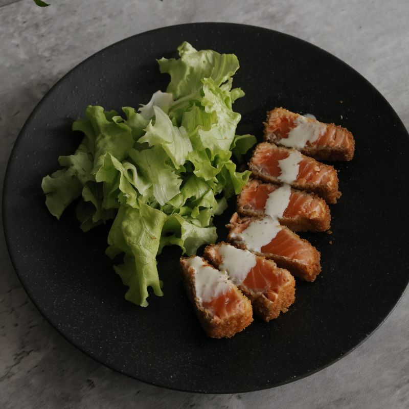 美濃焼　黒いシンプルプレート皿　磁器　YOZORA