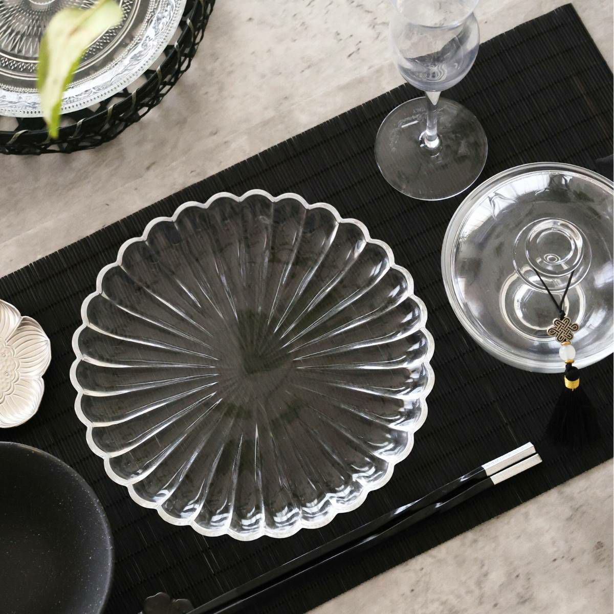 ガラス製　菊花プレート皿L