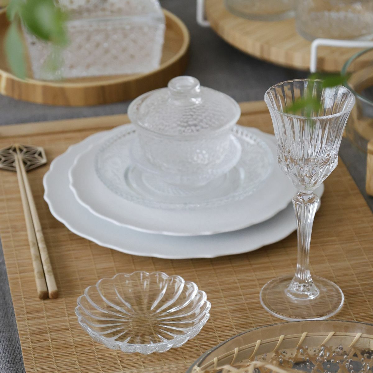 ガラス製　菊花プレート皿S