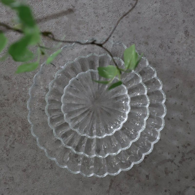 ガラス製　菊花プレート皿