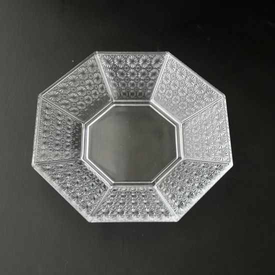 ガラス製　カット硝子香菊八角皿浅鉢