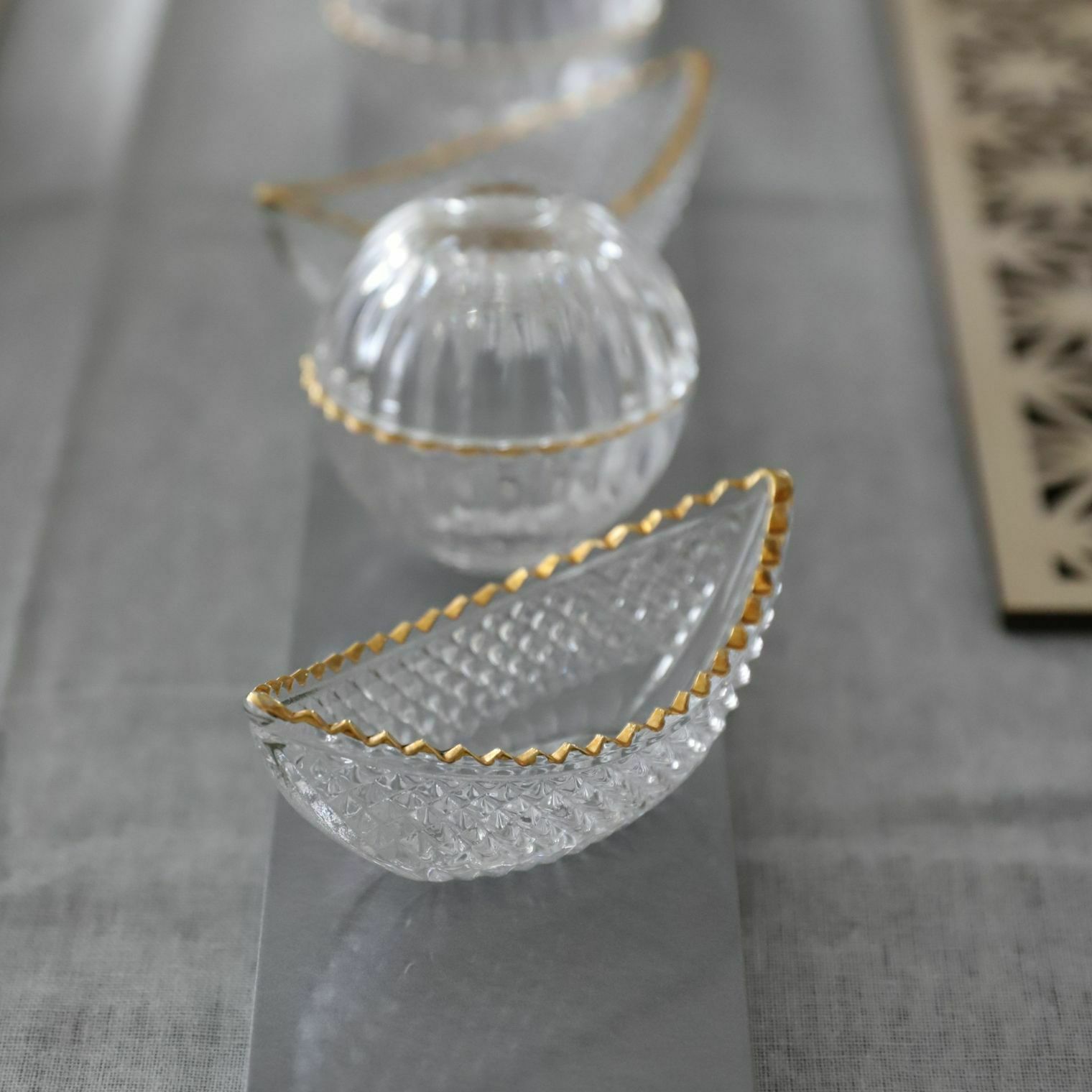 ガラス製　カット硝子　舟形アミューズガラス小鉢　10.6cm　ゴールド・クリア　エスプリ