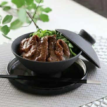 美濃焼　黒い蓋つき丼碗　磁器　YOZORA