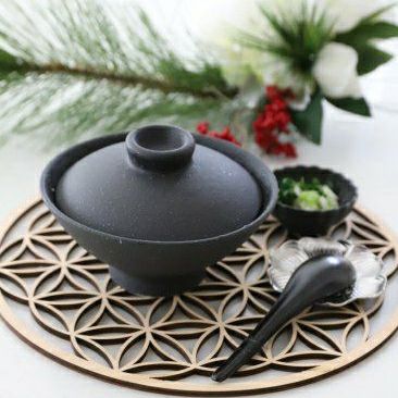 美濃焼　黒い蓋つき丼碗　磁器　YOZORA
