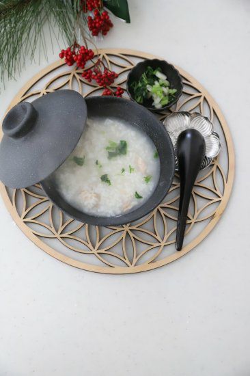 美濃焼　黒い蓋つき丼碗　磁器　YOZORA