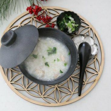 美濃焼　黒い蓋つき丼碗　磁器　YOZORA