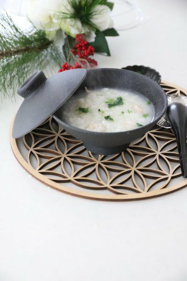 美濃焼　黒い蓋つき丼碗　磁器　YOZORA