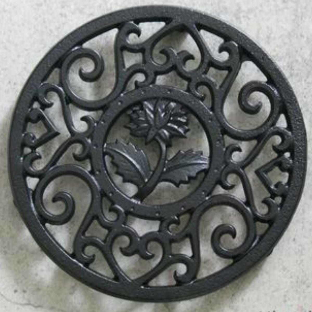 アイアン製　シノワズリブラックトリベット鍋敷き