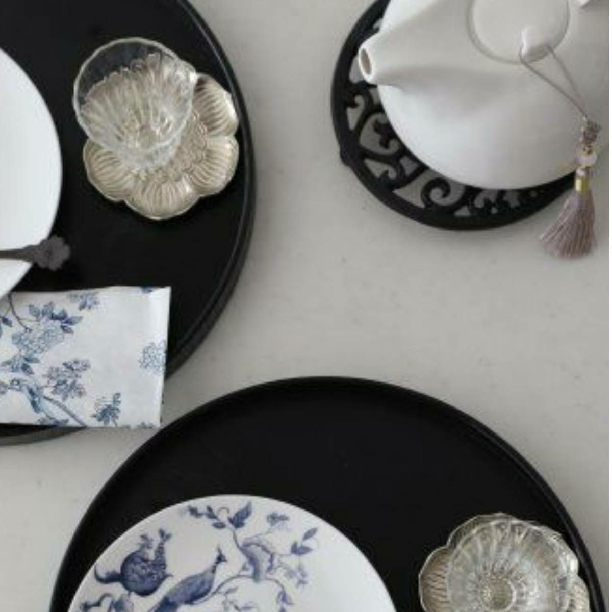 アイアン製　シノワズリブラックトリベット鍋敷き