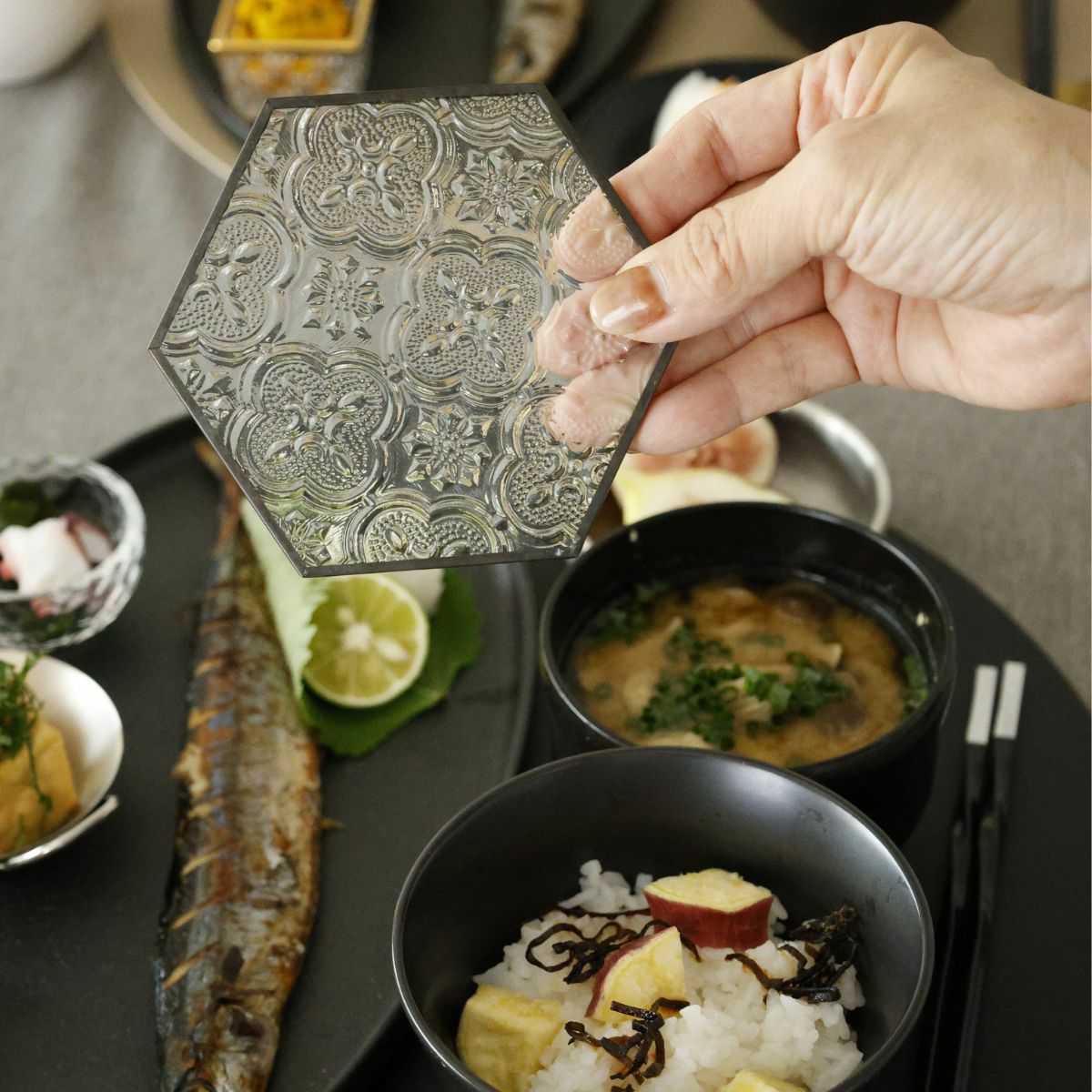 ガラス製　シノワズリレトロコースタープレート　11.5cm