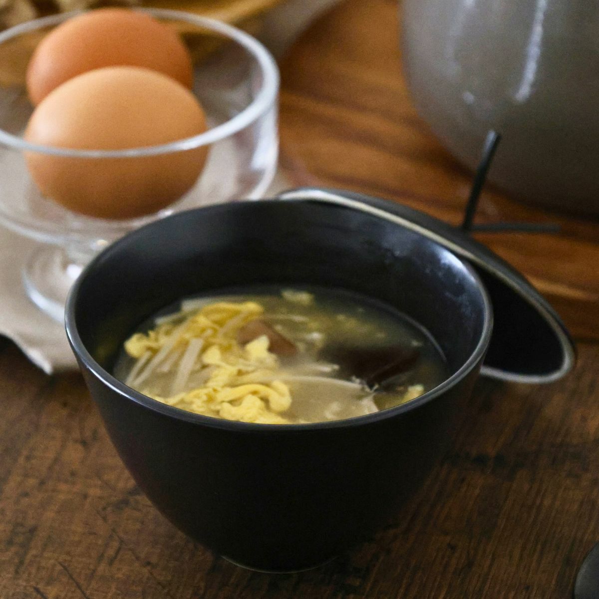 美濃焼　白黒　蓋付陶製ボウル茶碗　磁器　ブラック