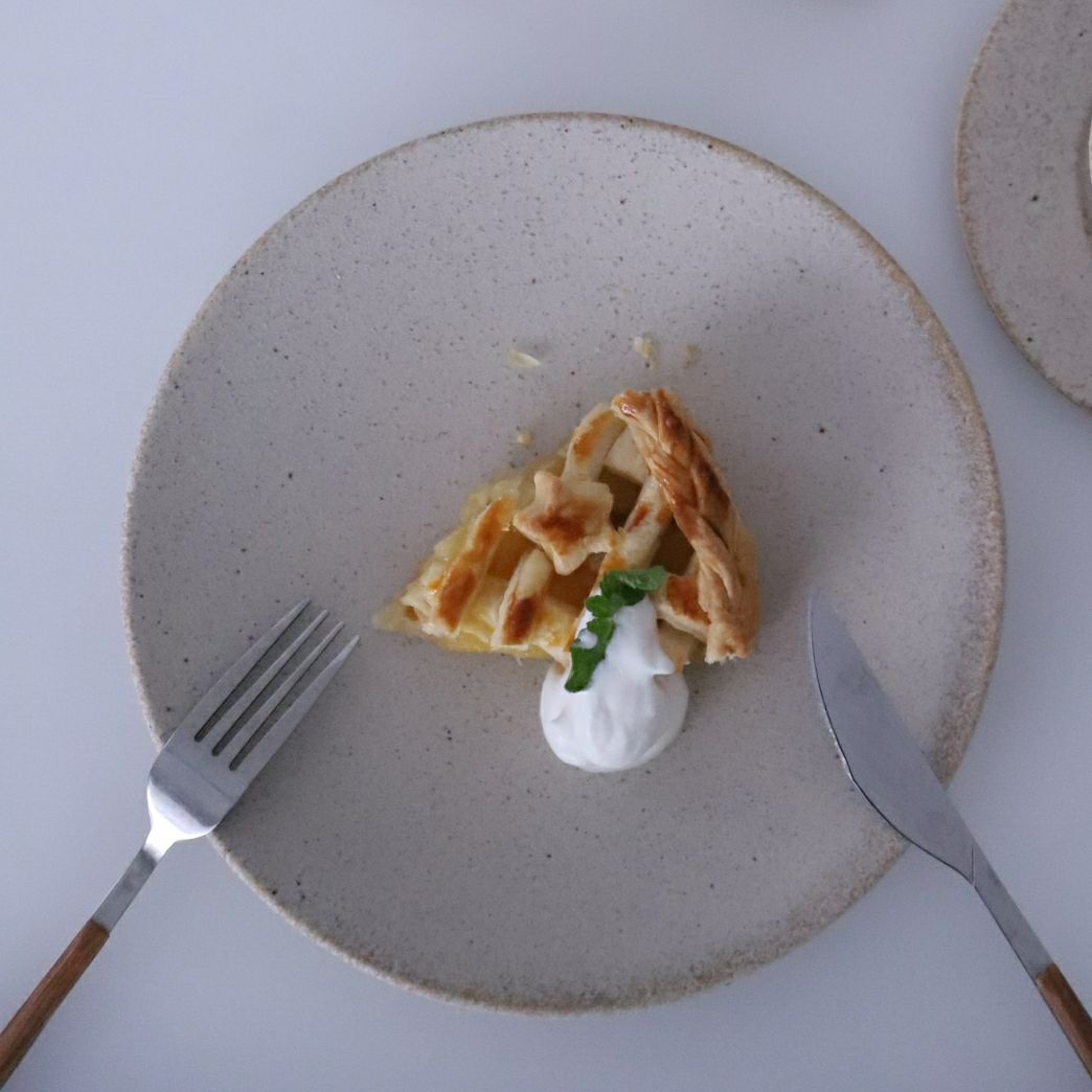 ステンレス製　カトラリー  木目調　ディナーフォーク　ディナーナイフ使用例