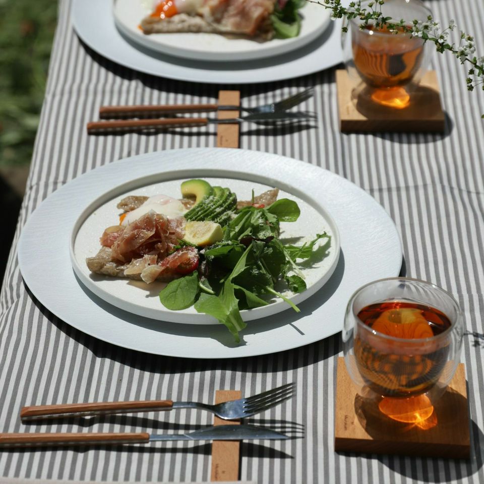 白磁 鶴型物皿 10個 有田焼 陶磁器 銘々皿｜鶴｜磁器｜有田焼｜和食器通販｜うちる｜和食器の皿、鉢