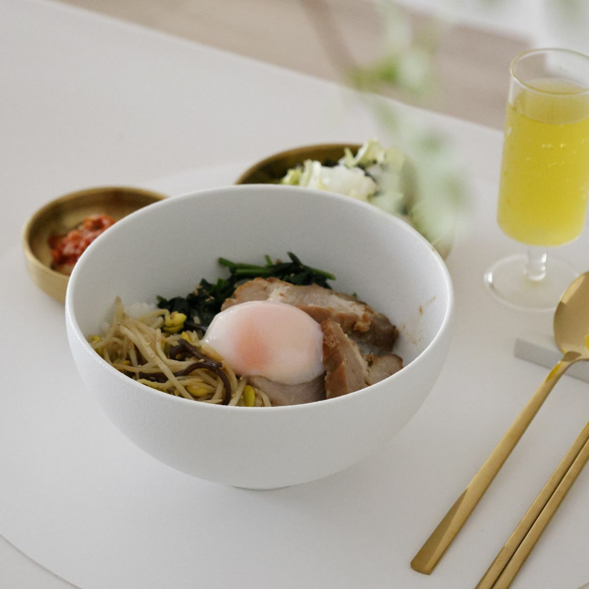 有田焼　白い丼・ボウル　磁器　スノー