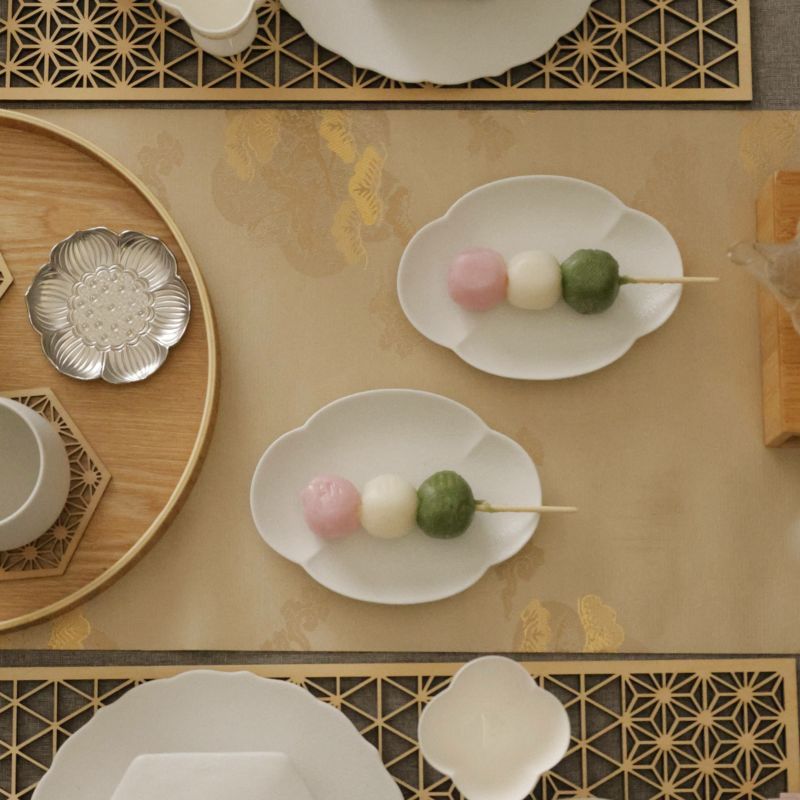 有田焼　白い楕円オーバル木甲皿　磁器　スノー