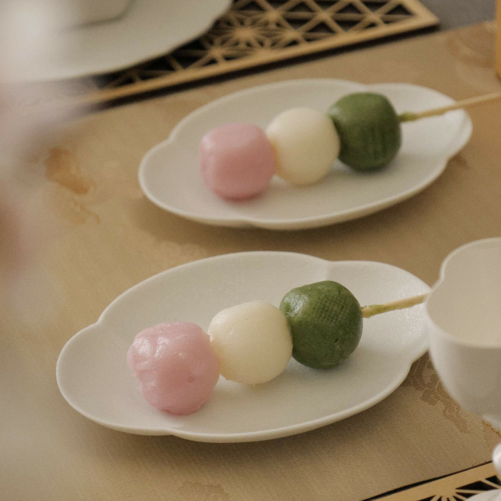 有田焼　白い楕円オーバル木甲皿　磁器　スノー　