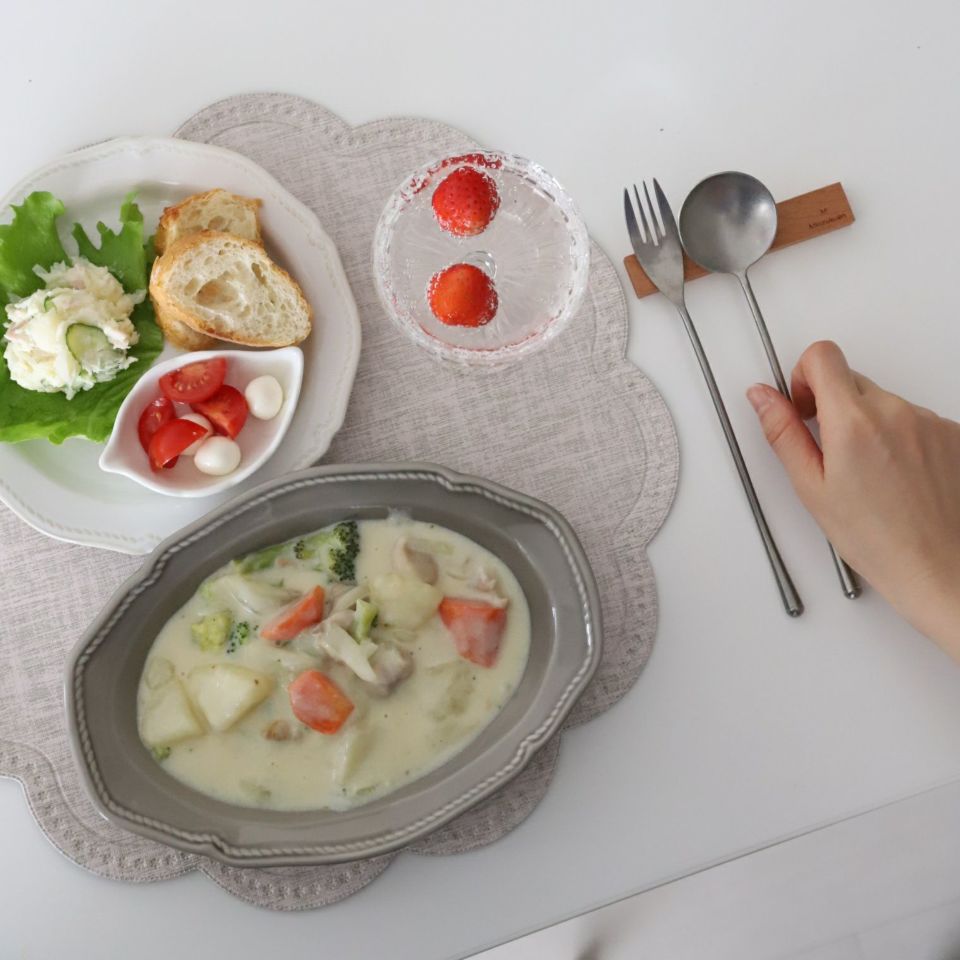 ステンレス製カトラリー　ブラッシュマットシルバーティースプーン