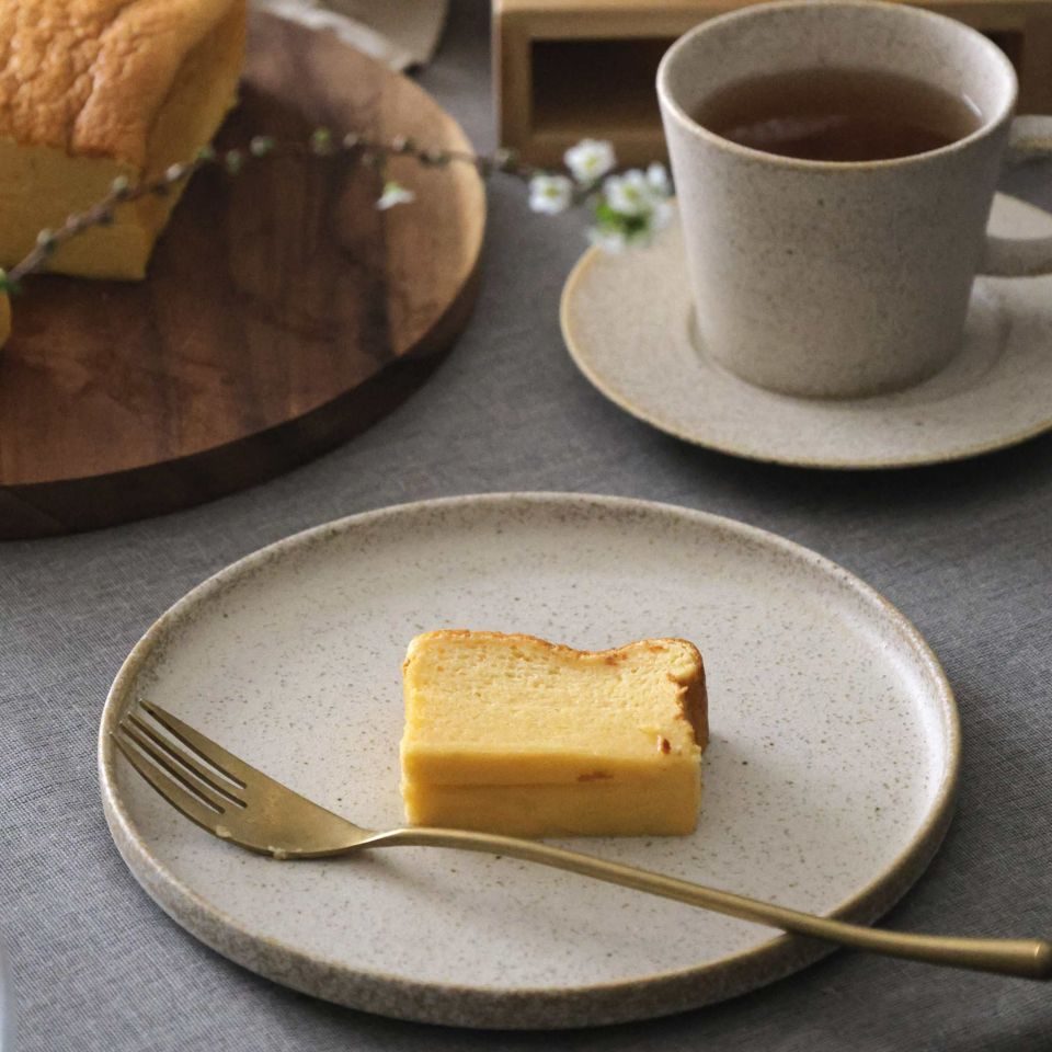 美濃焼　切立プレート皿　磁器　サンディ