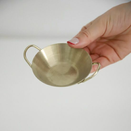 手のひらサイズのミニ両手鍋型アミューズ小鉢（ゴールド）