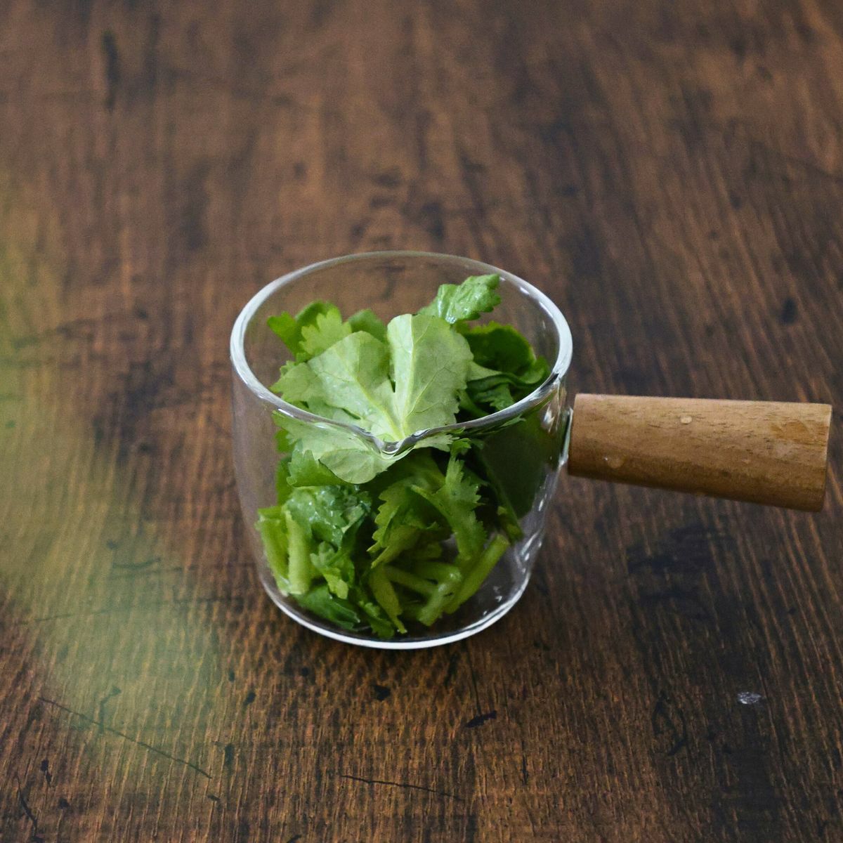 ガラス製　木製ハンドルミルクソースピッチャー