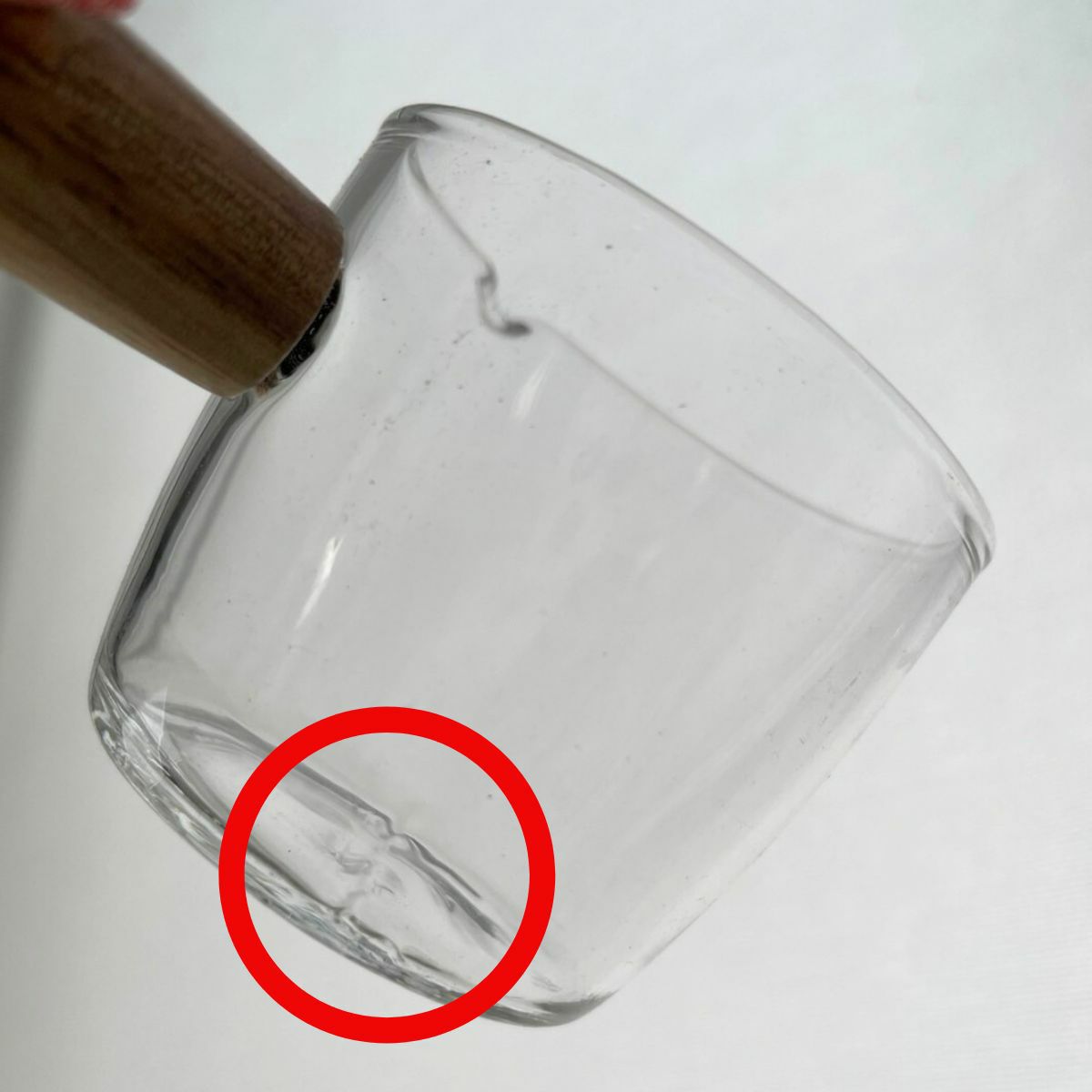 ガラス製　木製ハンドルミルクソースピッチャー