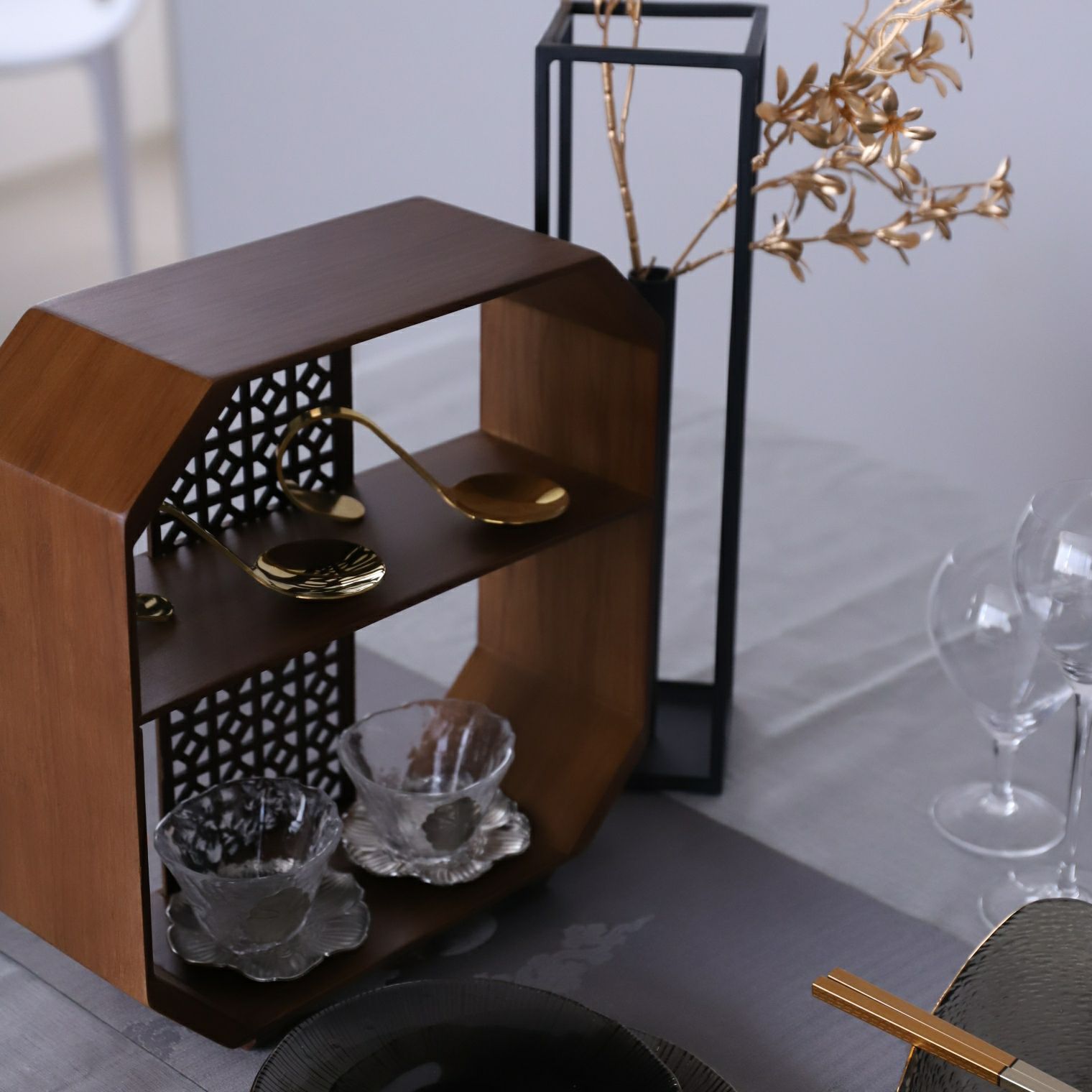 木製　透かし柄　アフターヌーンティー　飾り棚（S）