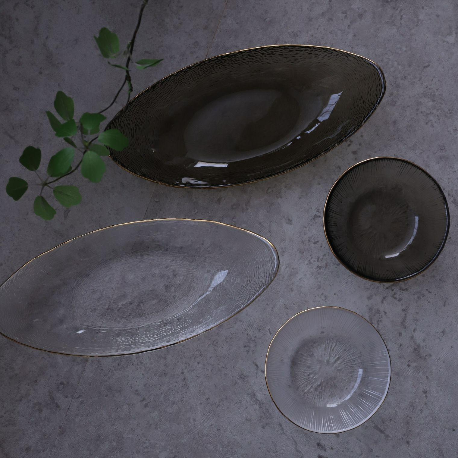 ガラス製　金縁硝子ボウル　スプラッシュ　ブラック・クリア