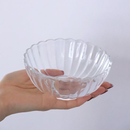 ガラス製　菊花型ボウル小鉢