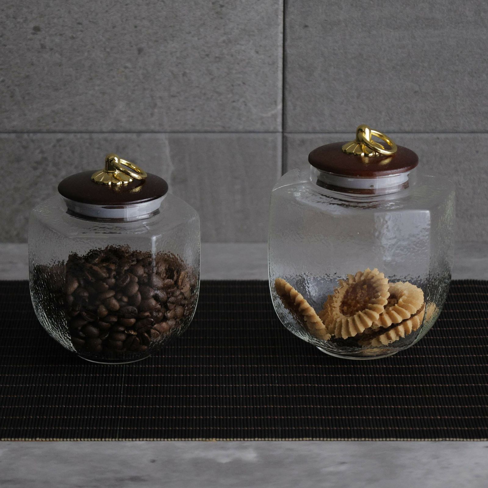 ガラス製　シノワズリ木製蓋キャニスター