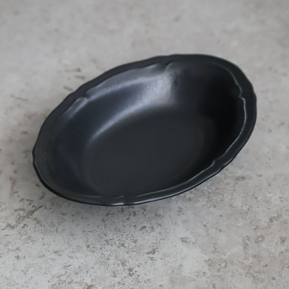 美濃焼　黒いカレー・パスタ皿　磁器　RINKA　23.6cm