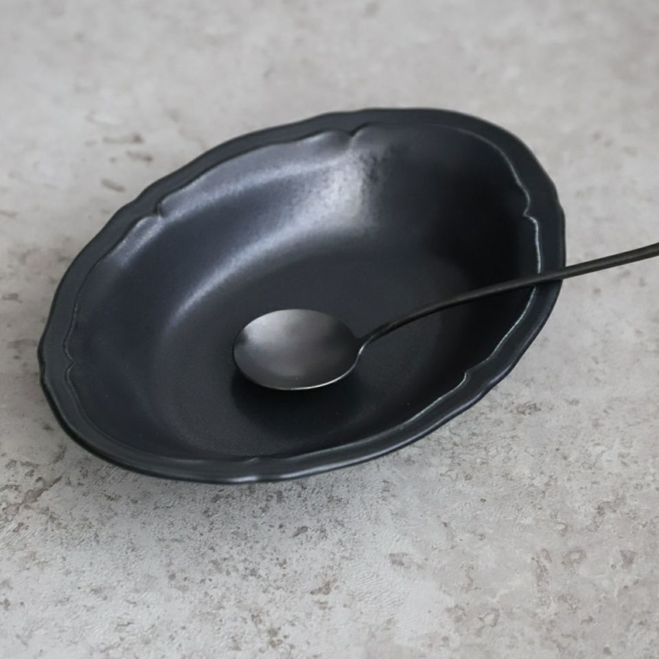 美濃焼　黒いカレー・パスタ皿　磁器　RINKA　23.6cm