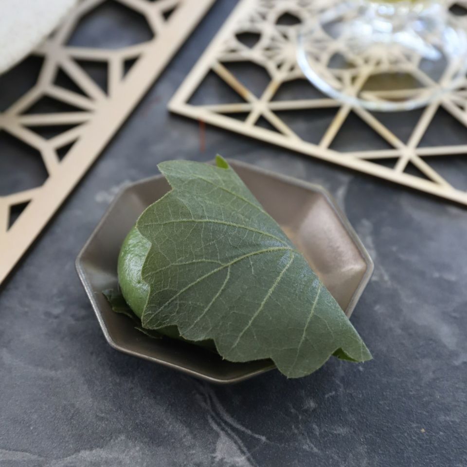 美濃焼　ゴールド八角・楕円・雲小皿　陶器　3個セット　八角