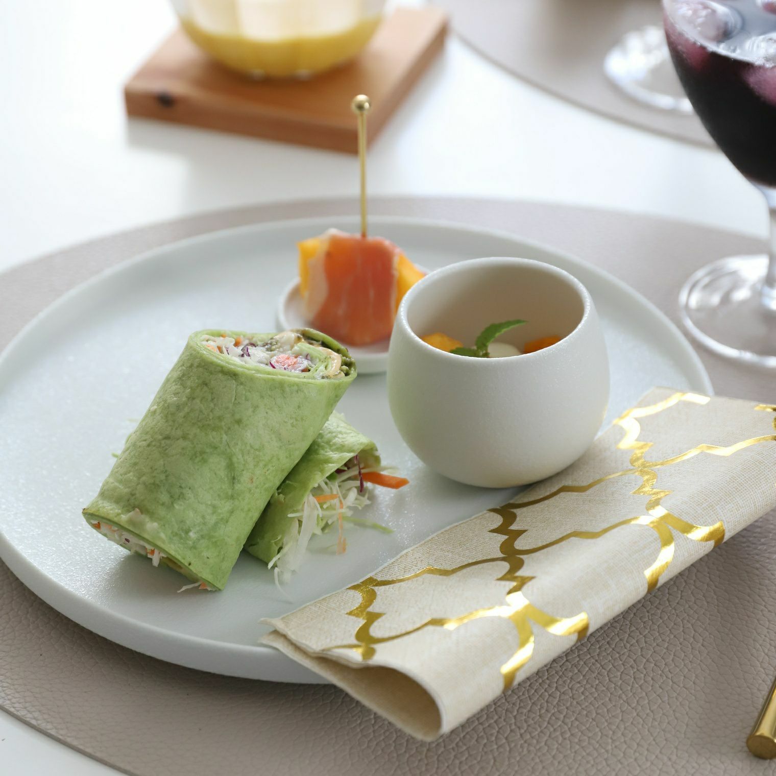 有田焼　スノー　B品（バルーン）