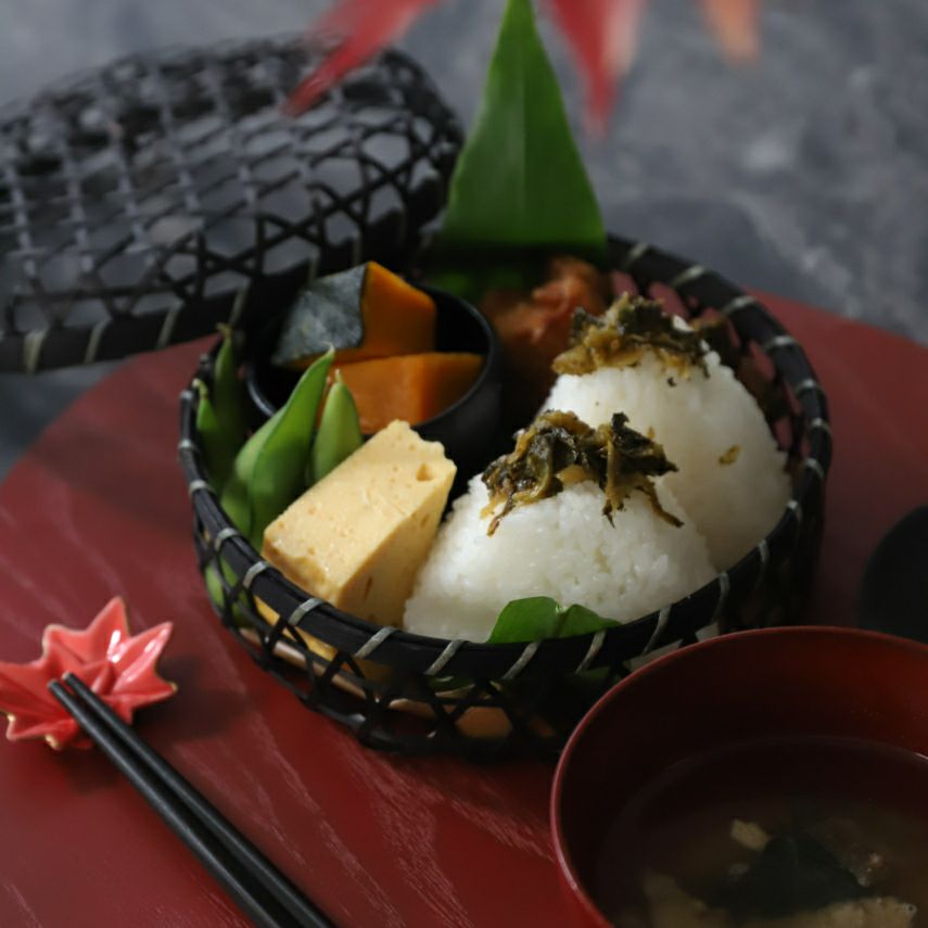 磁器製 もみじ 箸置き 2個セット｜おしゃれな食器の通販サイト M苦楽園